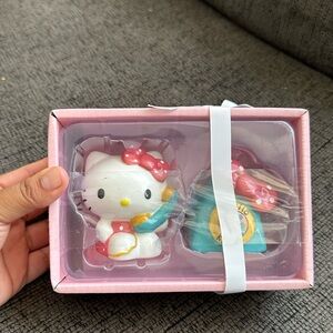 Hello Kitty salt and pepper shakers